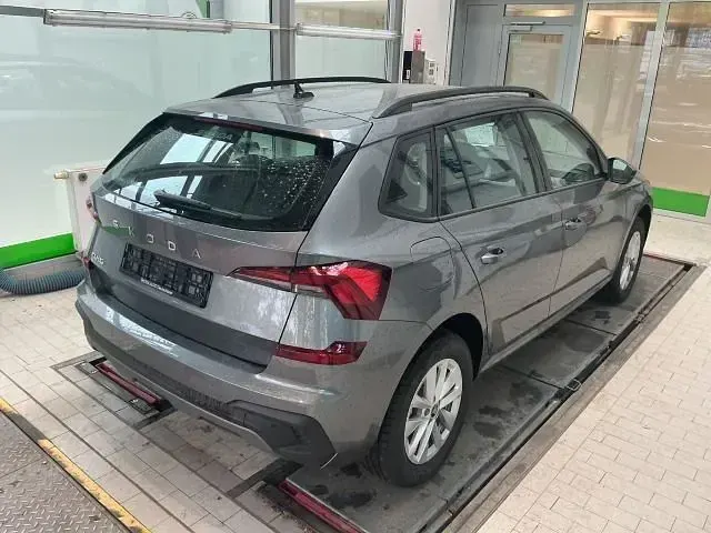 Neu Skoda Kamiq Selection 150 PS (110 kW) 2025 Grau SUV