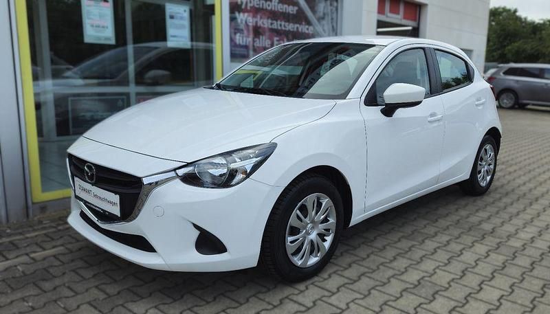 Weiß Gebraucht 2019 Mazda 2 Center-Line Limousine | 12.850 € (Fairer Preis) - Bild 1/4