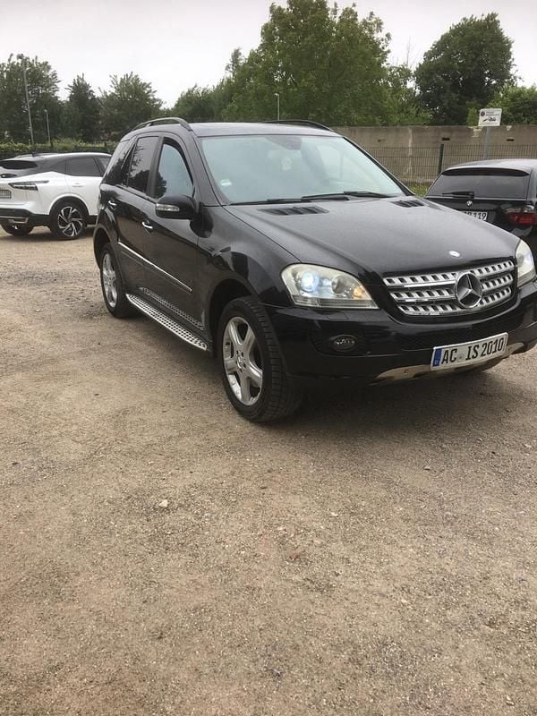 Gebraucht Mercedes ML320 224 PS (164 kW) 2008 Schwarz SUV