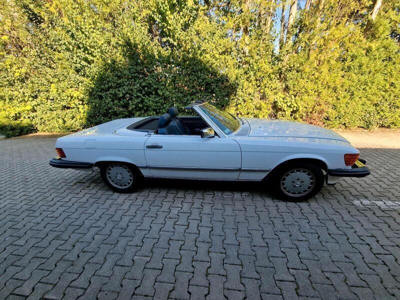 Weiß Gebraucht 1987 Mercedes 560 Cabrio | 34.500 € - Bild 1/4