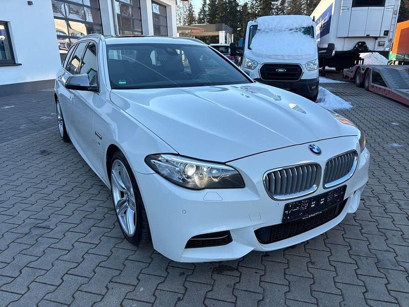 Gebraucht BMW M550 Comfort Edition 381 PS (280 kW) 2014 Weiß Limousine