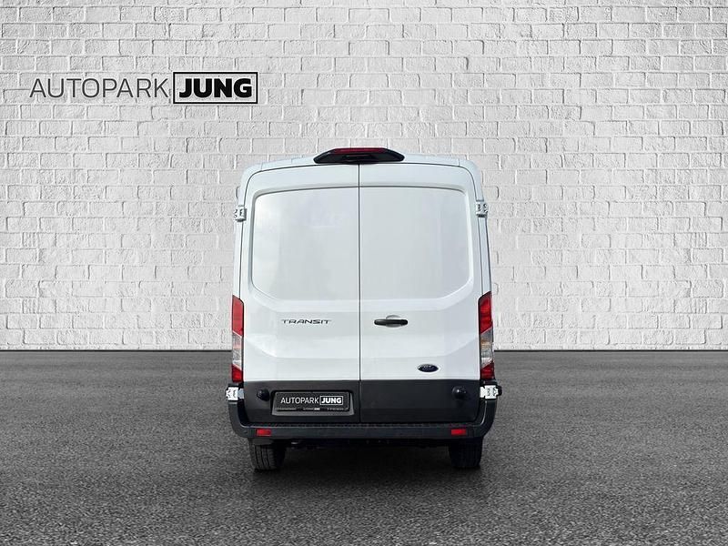 Gebraucht Ford Transit Trend 131 PS (96 kW) 2022 Weiß Van / Kleinbus
