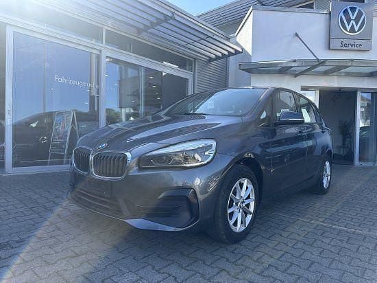 Grau Gebraucht 2021 BMW 216 Active Tourer Advantage Van / Kleinbus | 14.880 € (Superpreis) - Bild 1/4