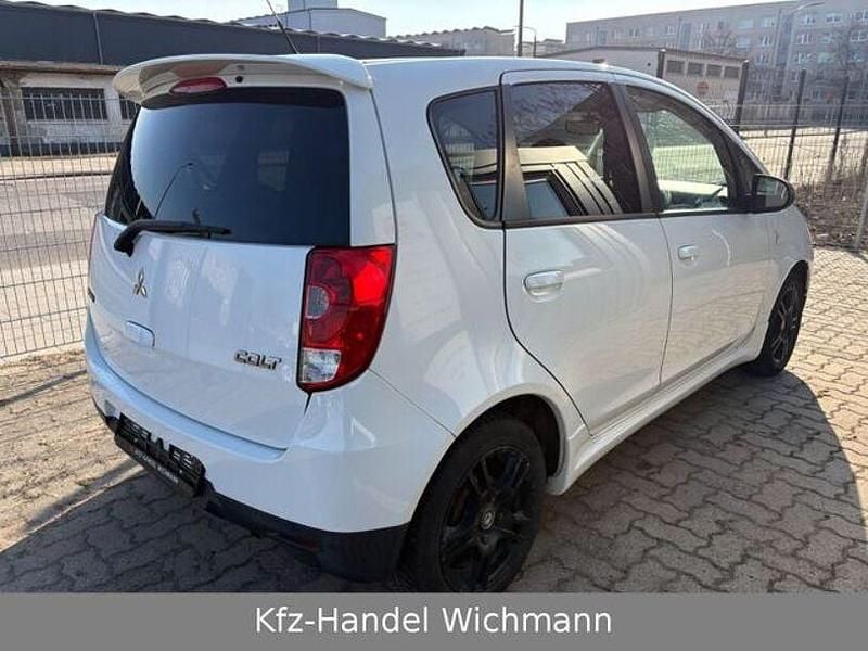 Gebraucht Mitsubishi Colt 95 PS (69 kW) 2010 Weiß Kleinwagen