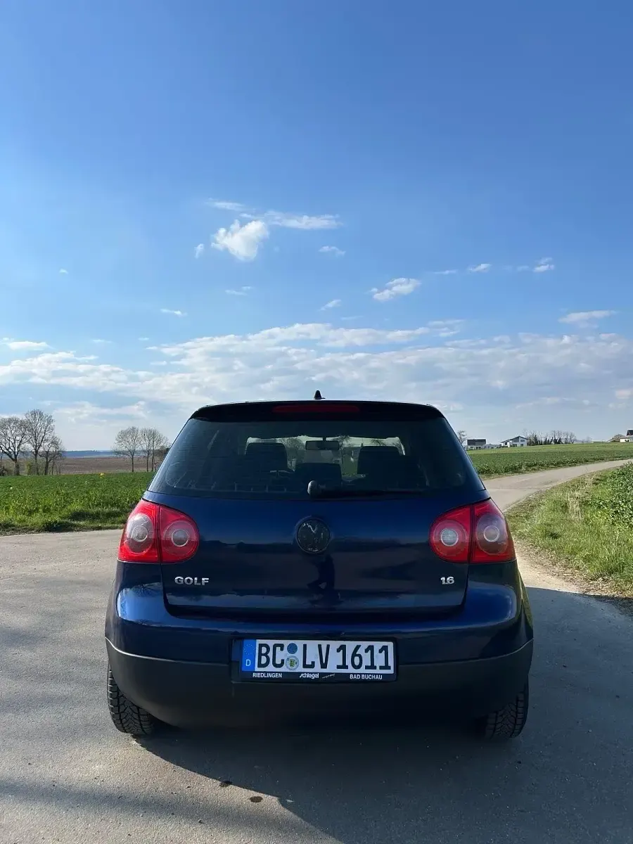 Gebraucht VW Golf V 102 PS (75 kW) 2005 Blau Kleinwagen