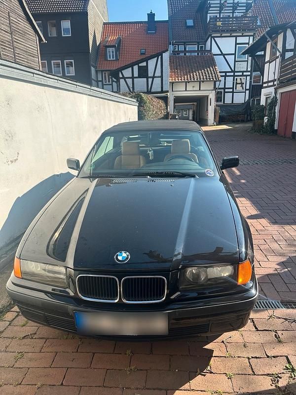 Gebraucht BMW 318 Cabriolet 116 PS (85 kW) 1995 Schwarz Cabrio
