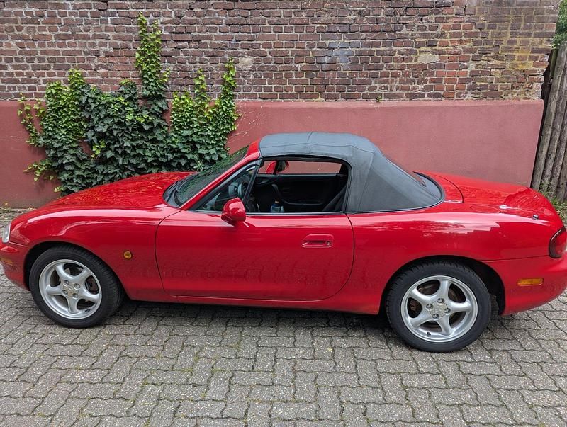 Gebraucht Mazda MX5 140 PS (102 kW) 2000 Rot Cabrio
