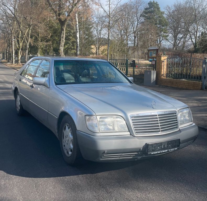 Grau Gebraucht 1992 Mercedes 500 Limousine | 13.500 € - Bild 1/4