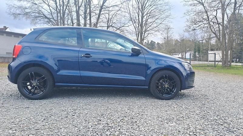 Gebraucht VW Polo 69 PS (50 kW) 2014 Blau Kleinwagen