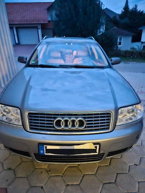 Grau Gebraucht 2004 Audi A6 Kombi | 2.000 € (Teuer) - Bild 1/4