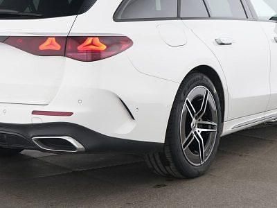 Używany Mercedes E220 Advanced 197 KM (144 kW) 2025 Biały Kombi