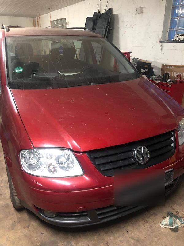 Rot Gebraucht 2003 VW Touran Van / Kleinbus | 990 € (Superpreis) - Bild 1/4