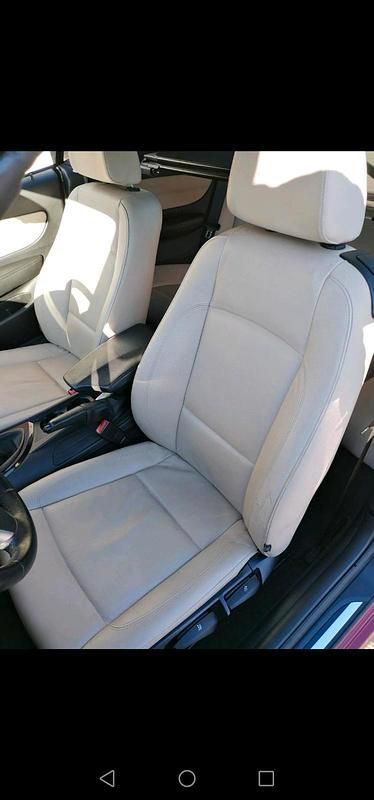 Gebraucht BMW 118 Cabriolet 140 PS (102 kW) 2011 Rot Cabrio