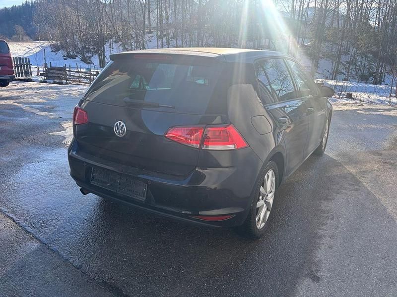 Gebraucht VW Golf VII LOUNGE 110 PS (80 kW) 2016 Schwarz Limousine