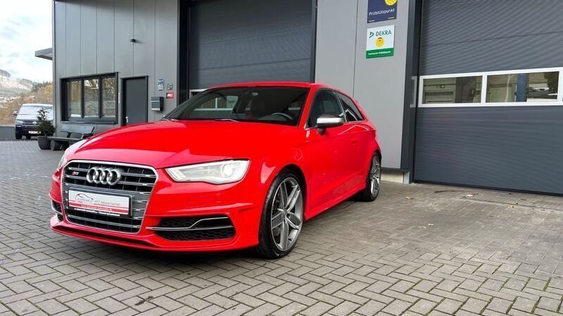 Rot Gebraucht 2014 Audi S3 S-Line Limousine | 19.990 € (Guter Preis) - Bild 1/4
