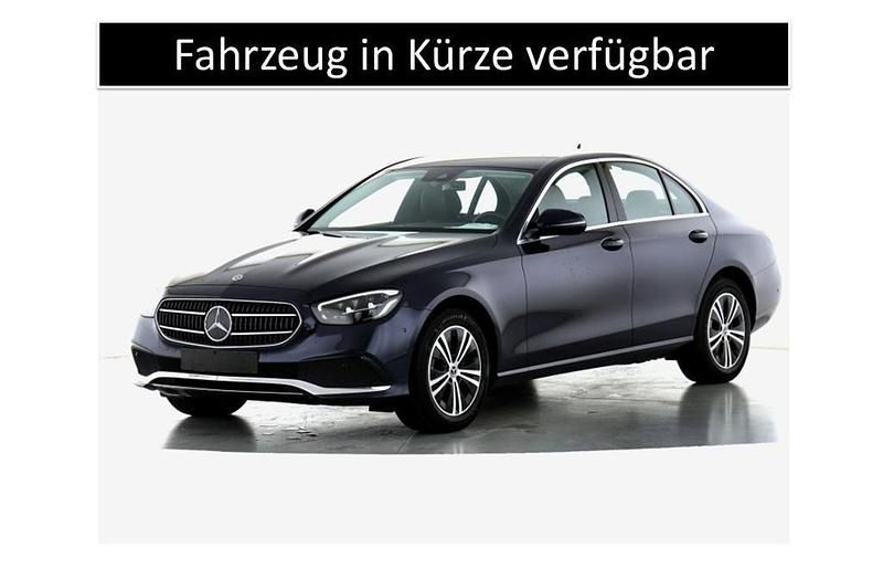 Nautikblau Gebraucht 2022 Mercedes E220 Avantgarde Limousine | 35.960 € (Fairer Preis) - Bild 1/4