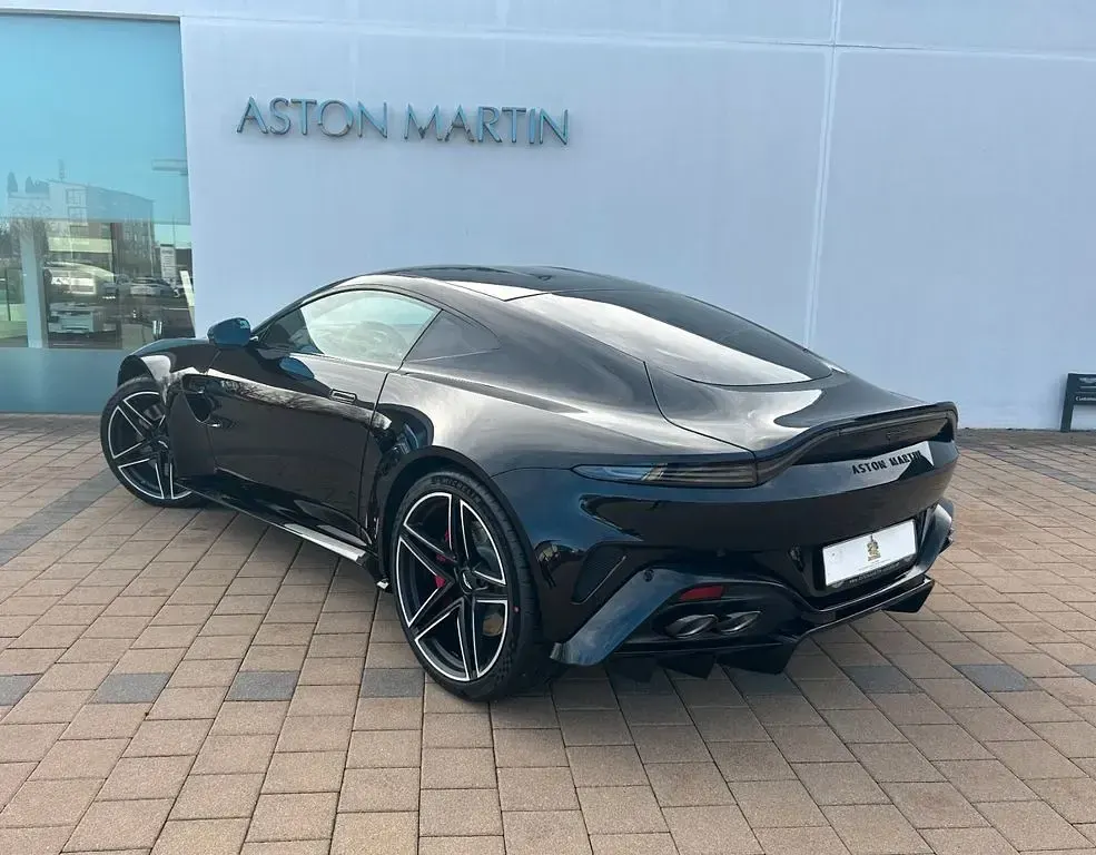 Neu Aston Martin V8 Vantage 665 PS (489 kW) 2025 Schwarz Coupé