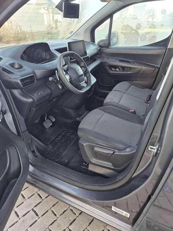 Gebraucht Peugeot Partner S 131 PS (96 kW) 2019 Grau Van / Kleinbus