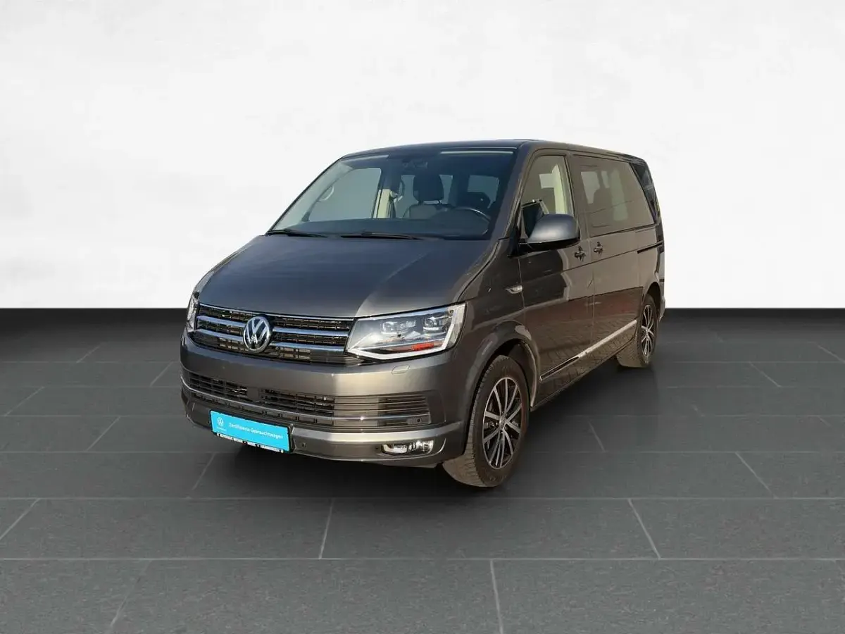 Gebraucht VW Multivan Highline 199 PS (146 kW) 2019 Grau Van / Kleinbus