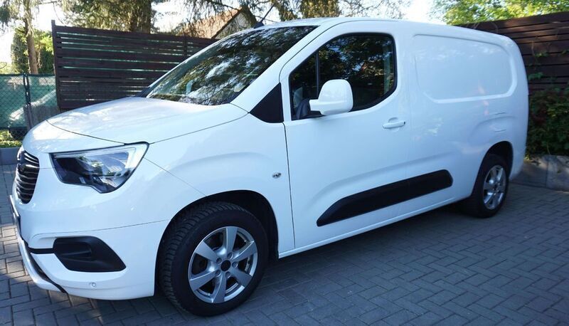 Gebraucht Opel Combo 131 PS (96 kW) 2020 Weiß Van / Kleinbus