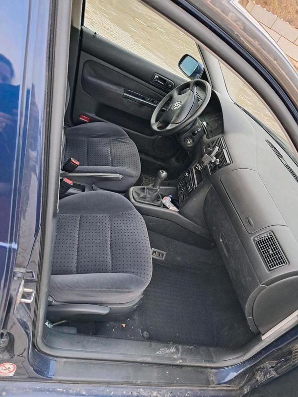 Gebraucht VW Golf IV 104 PS (76 kW) 2000 Blau Kleinwagen