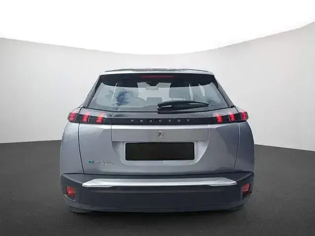 Gebraucht Peugeot e-2008 Active 100 kW (136 PS) 2022 Grau SUV