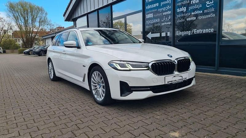 Gebraucht BMW 530e 292 PS (214 kW) 2021 Weiß Kombi