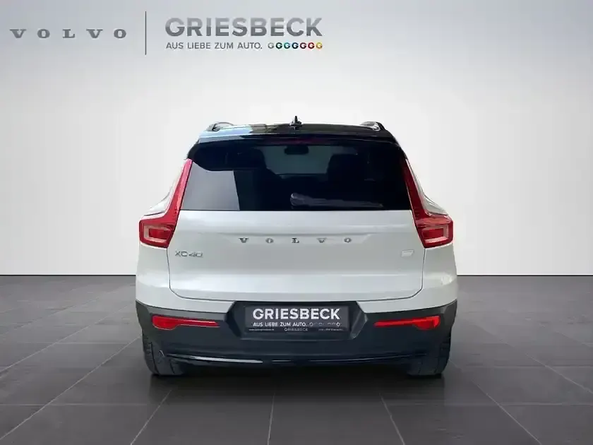Gebraucht Volvo C40 169 kW (231 PS) 2022 Crystalweiss perleffekt SUV