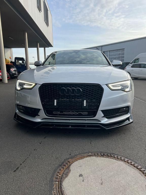 Silber Gebraucht 2011 Audi A5 Sportback Ambiente Kleinwagen | 19.500 € - Bild 1/4