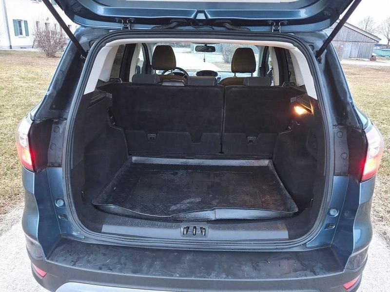 Gebraucht Ford Kuga Cool & Connect 120 PS (88 kW) 2019 Blau SUV