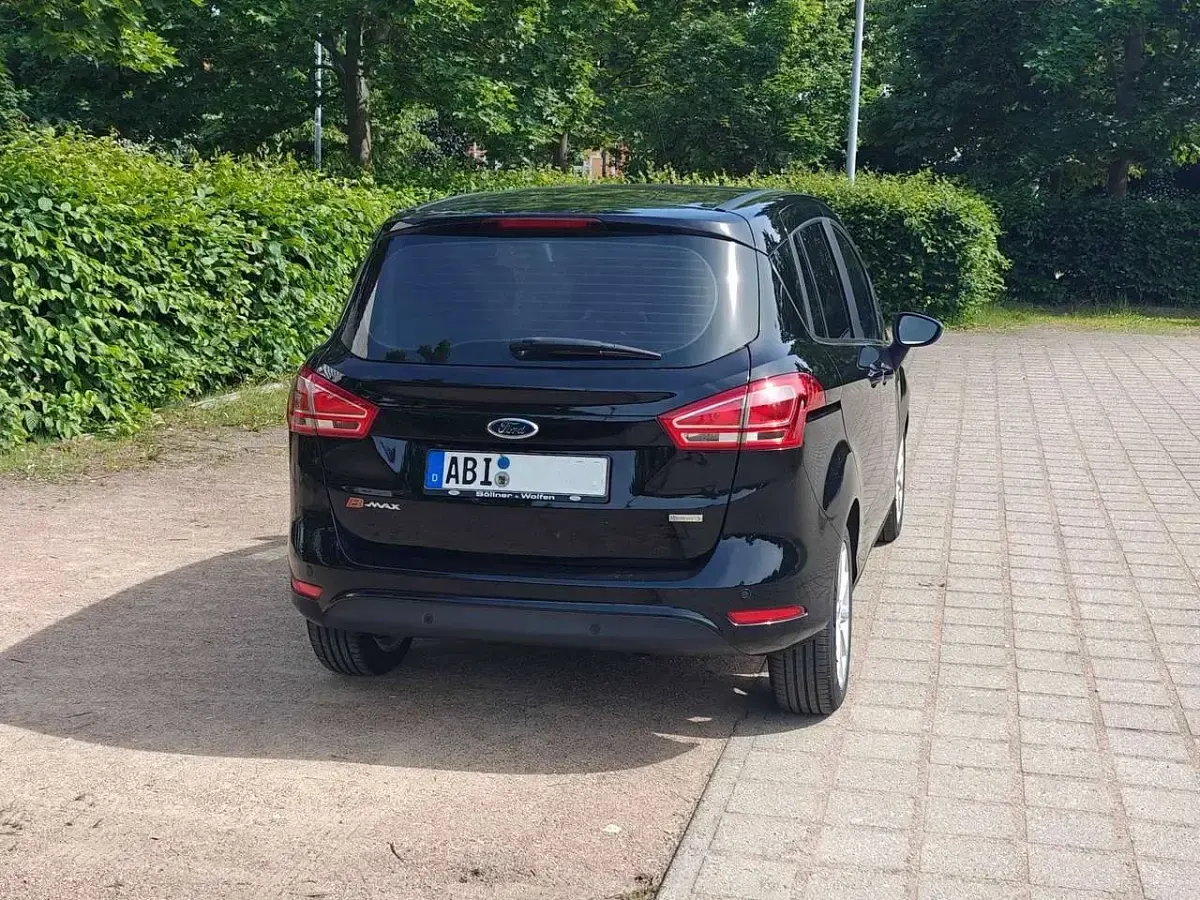 Gebraucht Ford B-MAX Titanium 101 PS (74 kW) 2017 Schwarz Van / Kleinbus