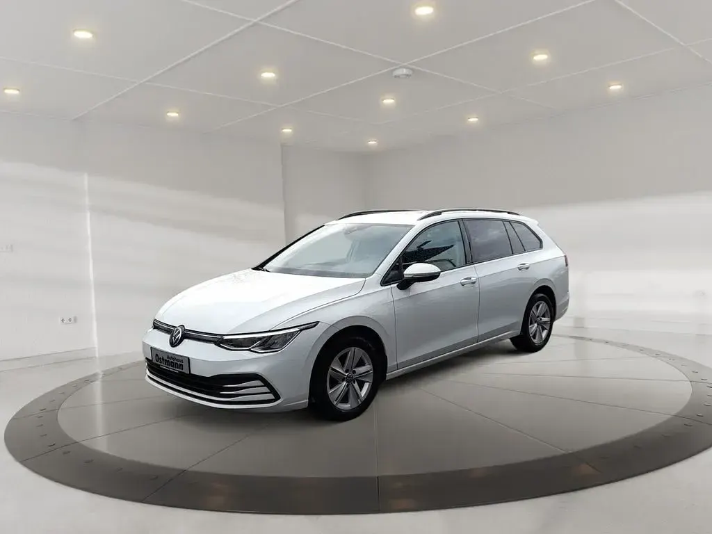Gebraucht VW Golf VIII Life 116 PS (85 kW) 2023 Weiß Kombi
