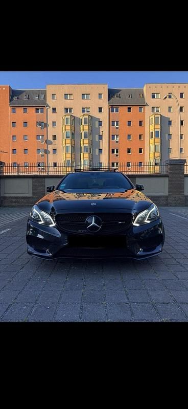 Gebraucht Mercedes E300 204 PS (150 kW) 2014 Schwarz Limousine
