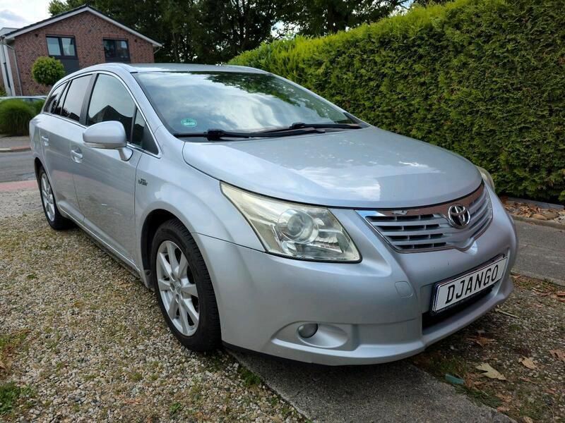 Grau Gebraucht 2009 Toyota Avensis Kombi | 3.400 € (Fairer Preis) - Bild 1/4