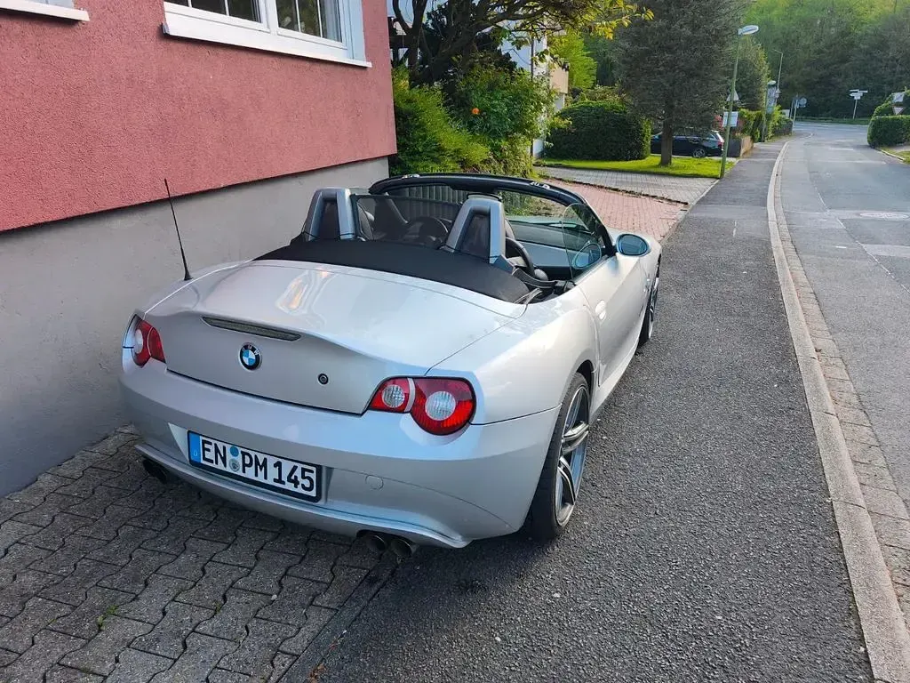 Gebraucht BMW Z4 Sport Line 170 PS (125 kW) 2004 Silber Cabrio