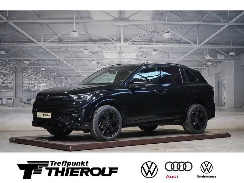 Neu VW Tiguan Style 150 PS (110 kW) 2025 Grenadillschwarz metallic SUV