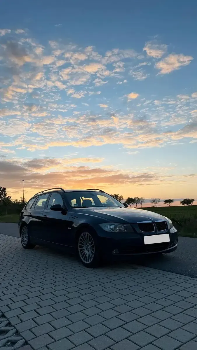 Gebraucht BMW 320 163 PS (119 kW) 2007 Blau Limousine