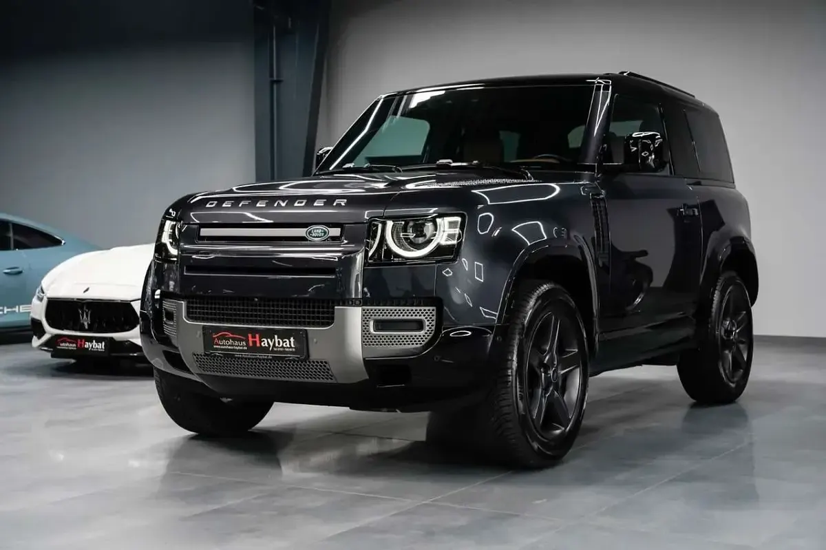 Gebraucht Land Rover Defender SE Dynamic 249 PS (183 kW) 2024 Grau SUV