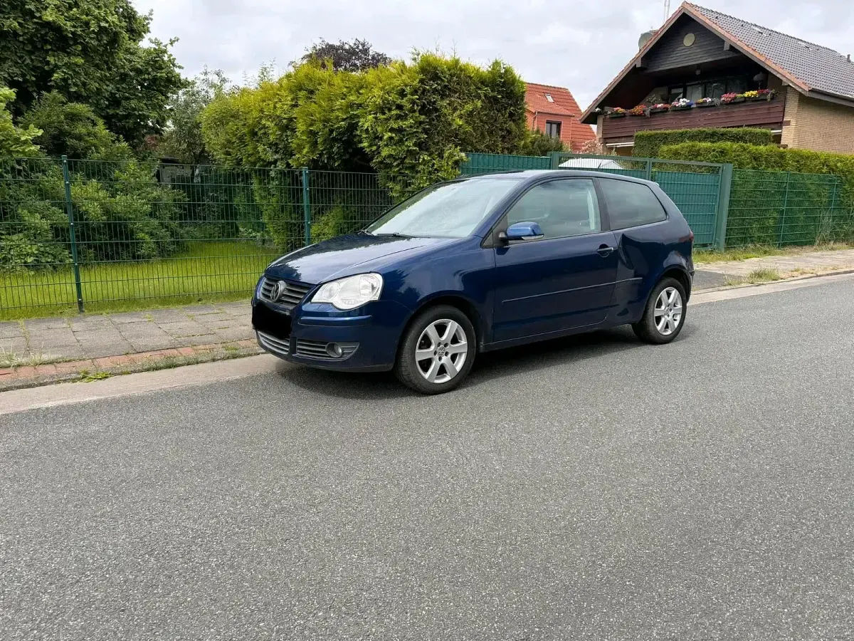 Gebraucht VW Polo 80 PS (58 kW) 2009 Blau Kleinwagen