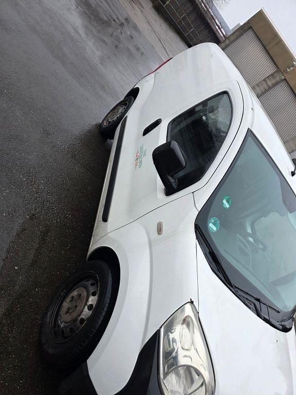 Gebraucht Citroën Nemo Attraction 75 PS (55 kW) 2013 Weiß Van / Kleinbus