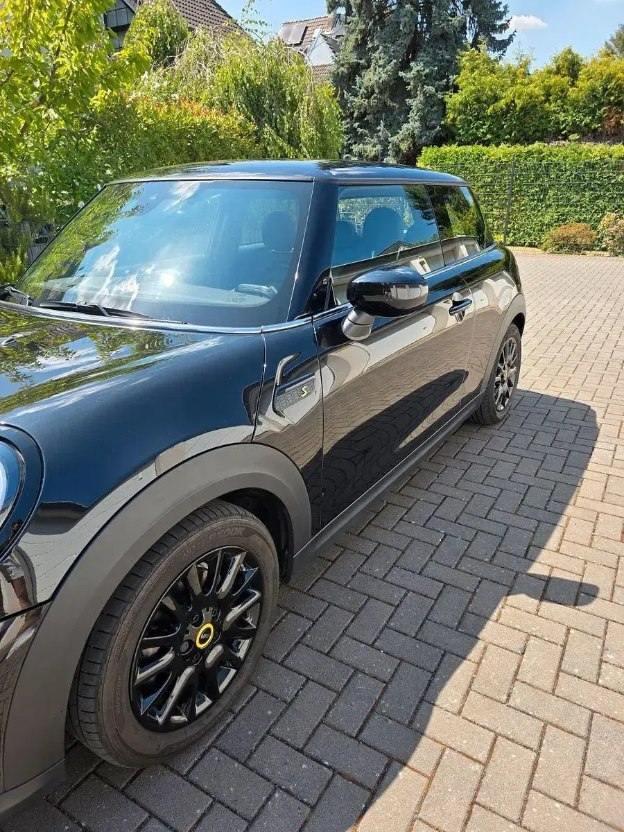 Gebraucht Mini Cooper SE 135 kW (184 PS) 2023 Schwarz Kleinwagen