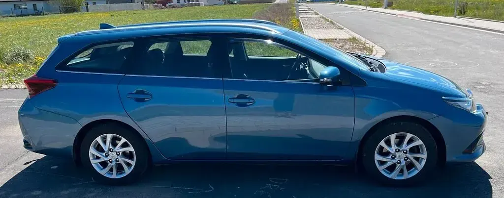 Gebraucht Toyota Auris 132 PS (97 kW) 2019 Blau Kleinwagen