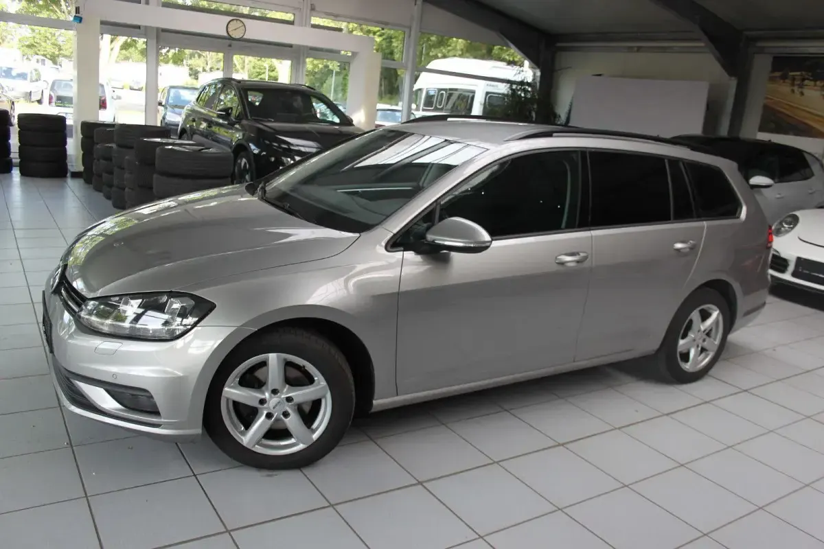 Gebraucht VW Golf VII 116 PS (85 kW) 2018 Silber Kombi