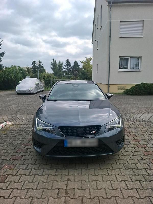 Grau Gebraucht 2016 Cupra Leon Kombi | 15.500 € (Superpreis) - Bild 1/4