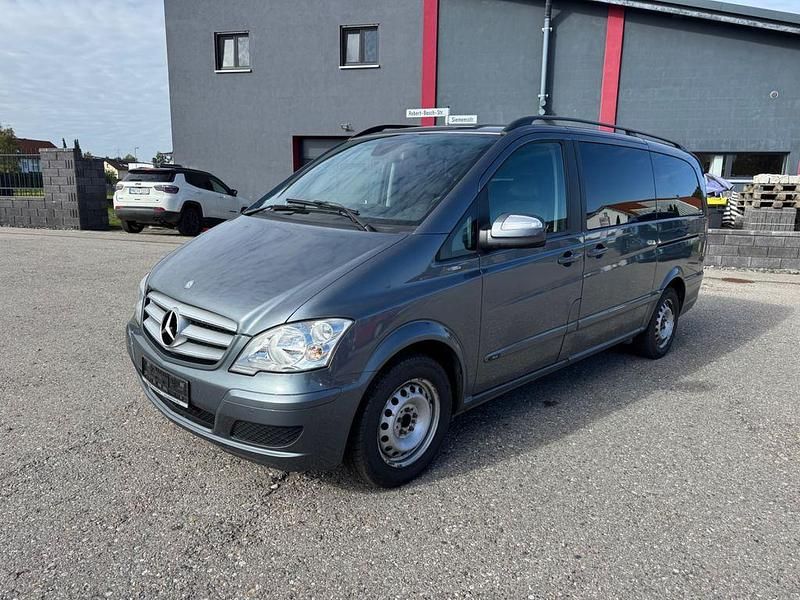 Grau Gebraucht 2012 Mercedes Viano Van / Kleinbus | 11.890 € (Superpreis) - Bild 1/4