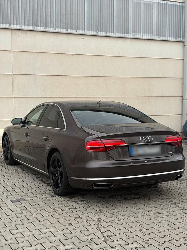 Gebraucht Audi A8 Ambiente 258 PS (189 kW) 2015 Braun Limousine