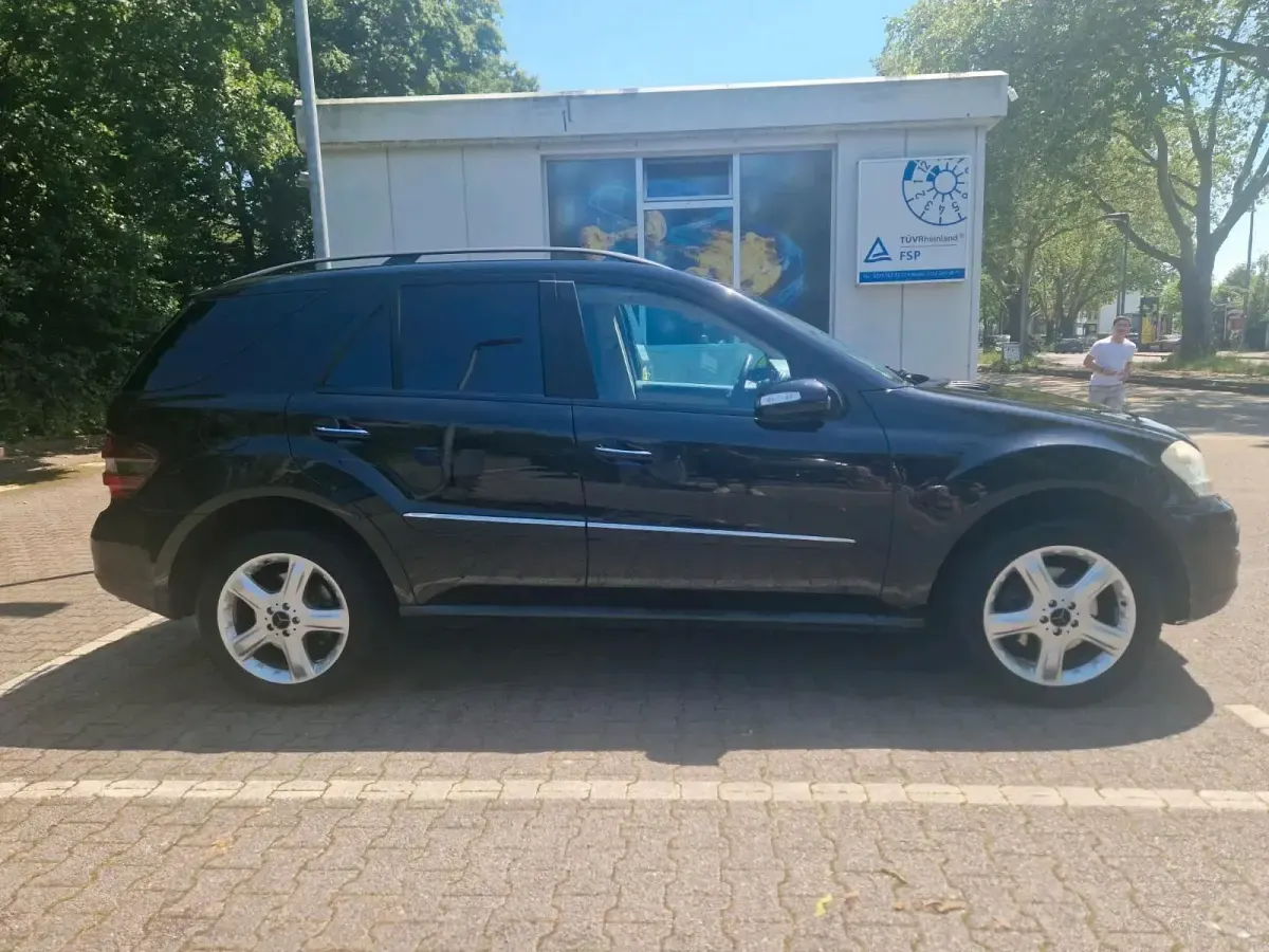 Gebraucht Mercedes ML280 190 PS (139 kW) 2007 Schwarz SUV