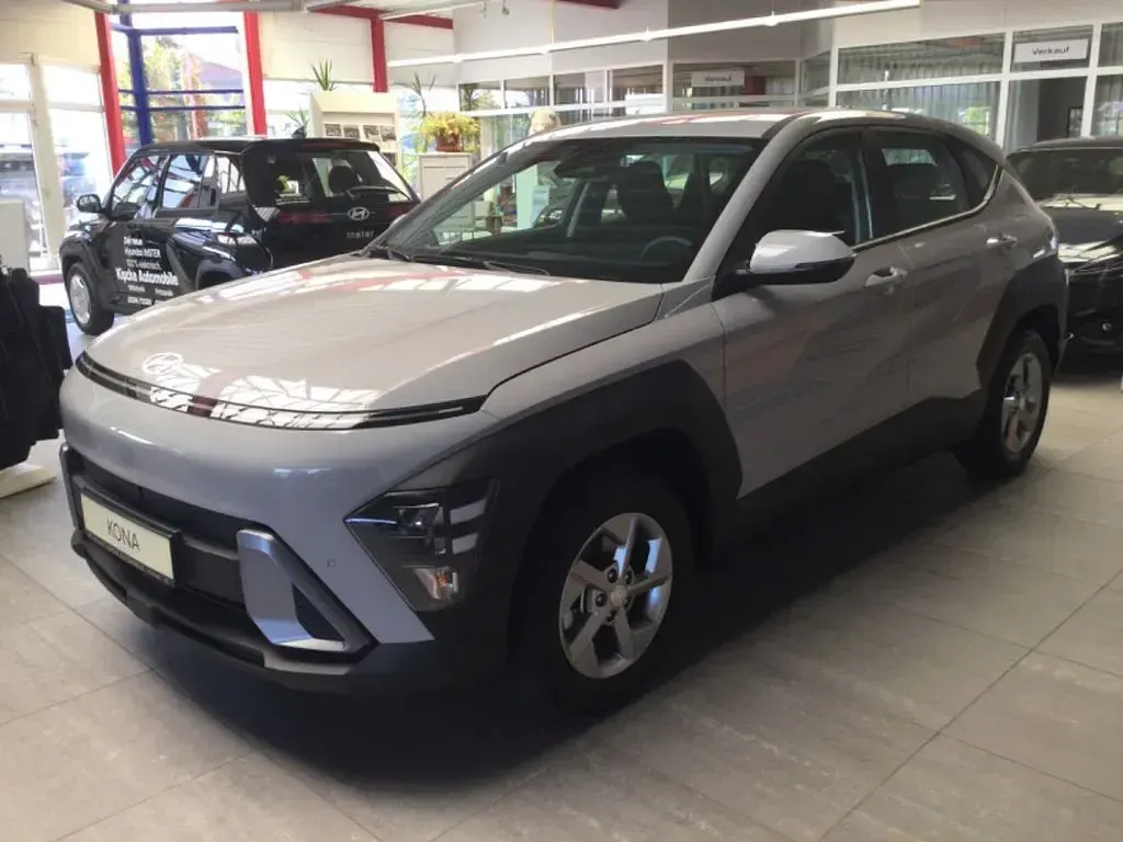Neu Hyundai Kona Select 102 PS (75 kW) 2026 Grau SUV