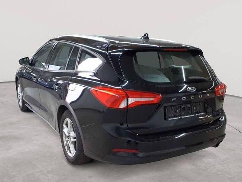 Gebraucht Ford Focus Cool & Connect 125 PS (91 kW) 2021 Schwarz Limousine