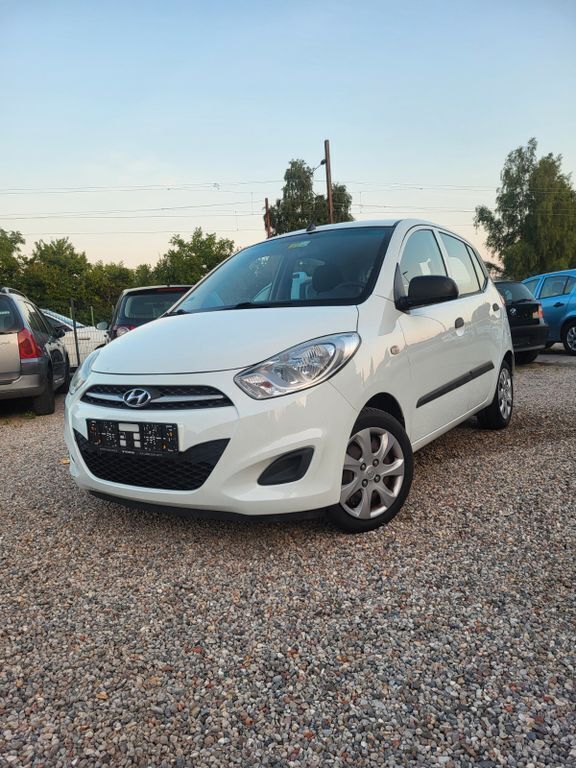 Weiß Gebraucht 2012 Hyundai i10 Classic Kleinwagen | 3.400 € (Fairer Preis) - Bild 1/4